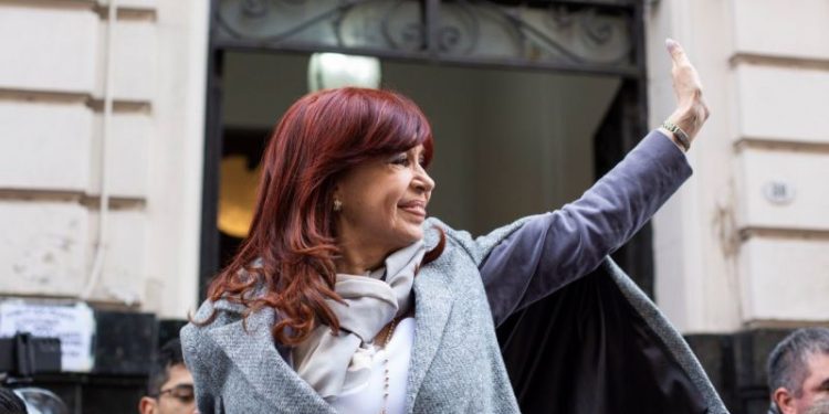 Dos rivales sobre el ring frente a una pregunta: la sociedad que conviene a Cristina y a Milei