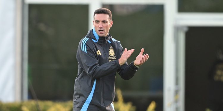 El 11 de la Selección que piensa Scaloni para enfrentar a Chile por Eliminatorias