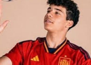 El hijo de una estrella del fútbol brasileño representa a una selección de España