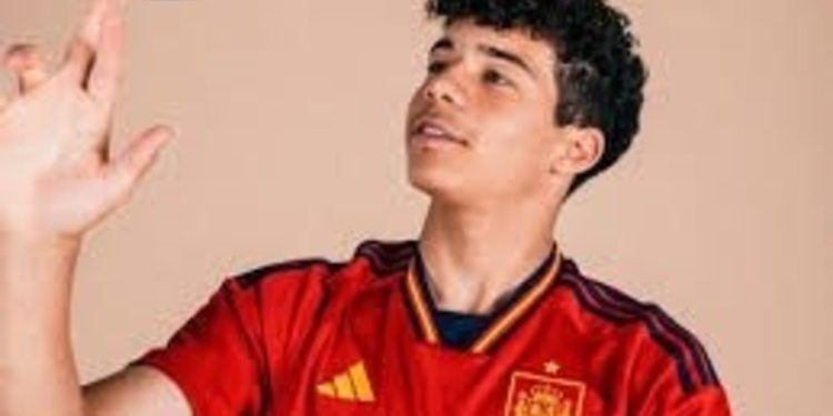 El hijo de una estrella del fútbol brasileño representa a una selección de España