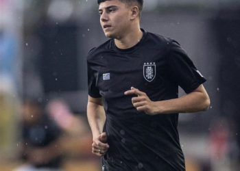 El juvenil de 18 años, de la Segunda División de Uruguay, que va a usar la 9 de Luis Suárez