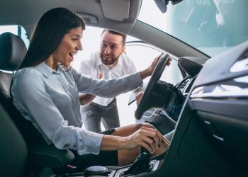 Emigrar: cuánto cuesta comprar un auto en Italia y cómo es el trámite para hacerlo