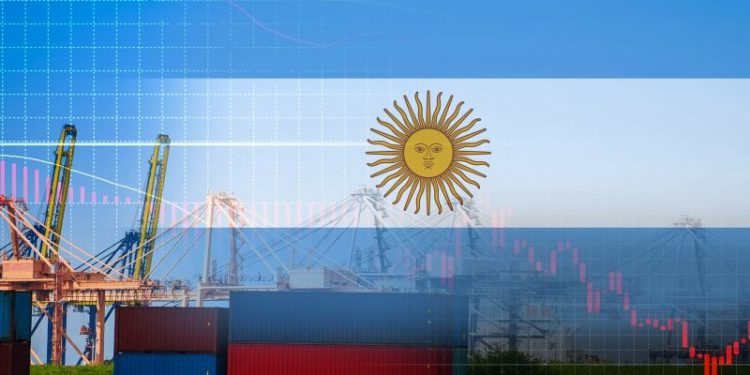 Importaciones: el mercado anticipa más demanda de divisas desde septiembre