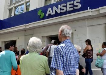 Jubilados ANSES: a la par del aumento, los complementos que se suman en octubre 2024