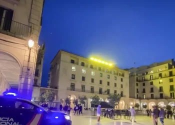 Una mujer se enfrenta a once años de cárcel por prostituir en Alicante a una menor tutelada por la Generalitat Valenciana