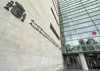 Dos hermanos se enfrentan a penas de cinco y tres años de cárcel acusados de agredir sexualmente a una menor en Gandía