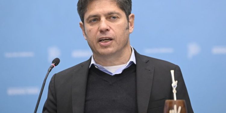 Kicillof acusó al Gobierno de “abandonar” a las provincias y repudió el “ajuste” de Milei