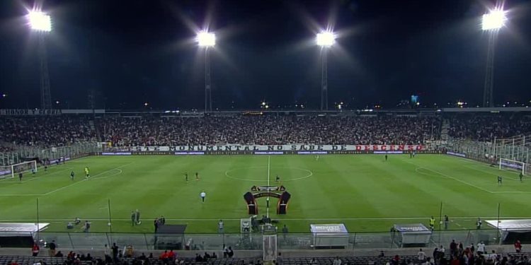 La bandera provocativa de Colo Colo para River