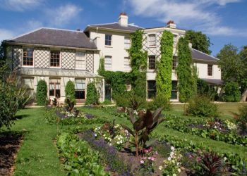 La casa que esconde los secretos de Charles Darwin: cómo es por dentro el lugar donde el naturalista inglés desarrolló la Teoría de la Evolución