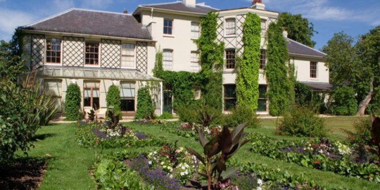 La casa que esconde los secretos de Charles Darwin: cómo es por dentro el lugar donde el naturalista inglés desarrolló la Teoría de la Evolución