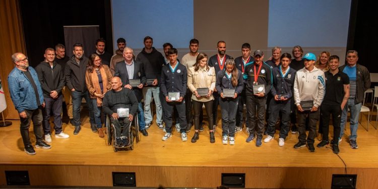 La Ciudad distinguió a deportistas destacados en París 2024