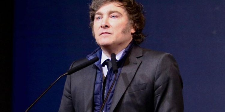 La encuesta que más preocupa a Javier Milei y mira todo el Círculo Rojo