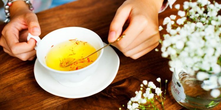 La infusión que refuerza el sistema inmunológico y previene los dolores menstruales, recomendada por los expertos