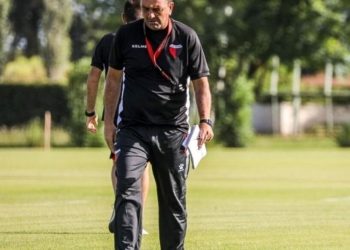 La primera decisión fuerte de Diego Osella como entrenador de Colón