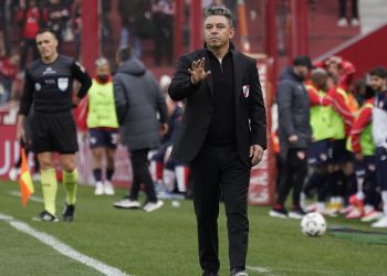La respuesta de Gallardo sobre el cambio que hizo cuando River quedó con un hombre más