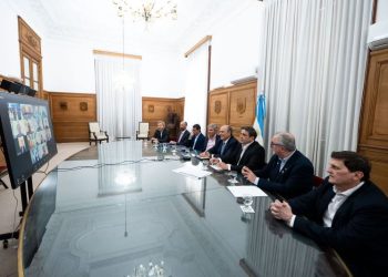 La trastienda de la reunión entre Luis Caputo y los 20 gobernadores: el principio de acuerdo por el déficit cero