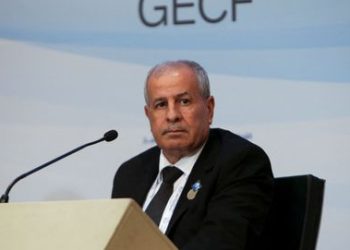 Las comercializadoras avisan de que limitar vías para captar clientes beneficia a las grandes energéticas