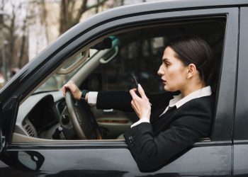 Las palabras que nunca hay que decir si te paran con el auto en un control de tránsito