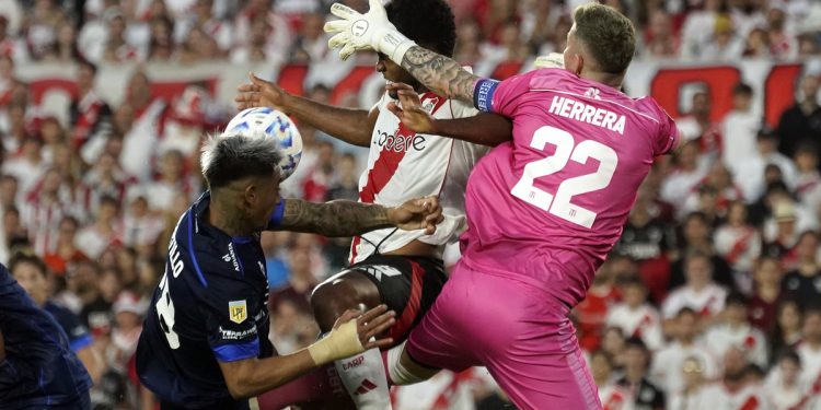 Las tres polémicas de River – Talleres: por qué Facundo Tello acertó en sus decisiones