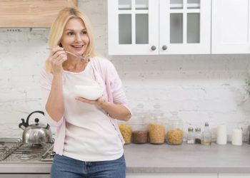 Los 5 alimentos que hay que comer para mejorar la circulación y aliviar la pesadez en las piernas