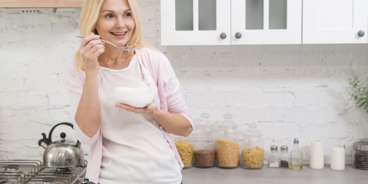 Los 5 alimentos que hay que comer para mejorar la circulación y aliviar la pesadez en las piernas