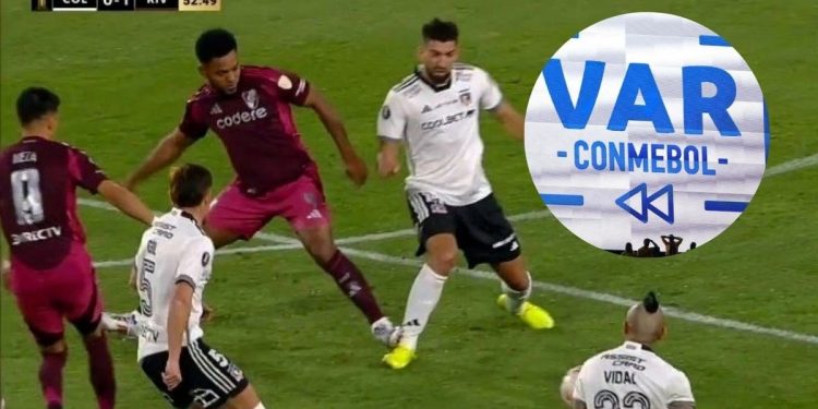 Los audios del VAR justificando por qué no expulsaron a Borja en Colo-Colo vs. River