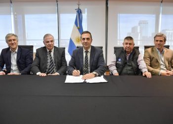 Los petroleros firmaron un histórico acuerdo salarial y destraban el conflicto en Vaca Muerta