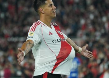 Maxi Meza y un partido especial: primer gol en River y el mejor festejo de todos