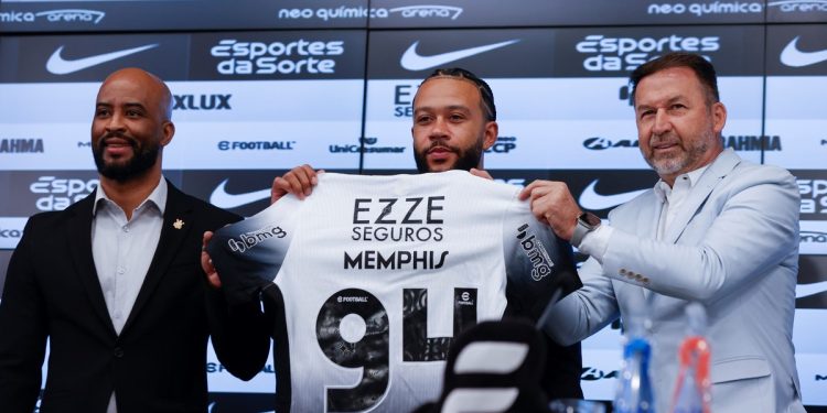 Memphis Depay, presentado en el Corinthians: “Pensé qué puedo hacer para ser más feliz, por eso estoy aquí”