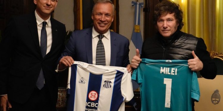 Milei recibió a Fassi luego de su escándalo con Merlos y las críticas a la AFA