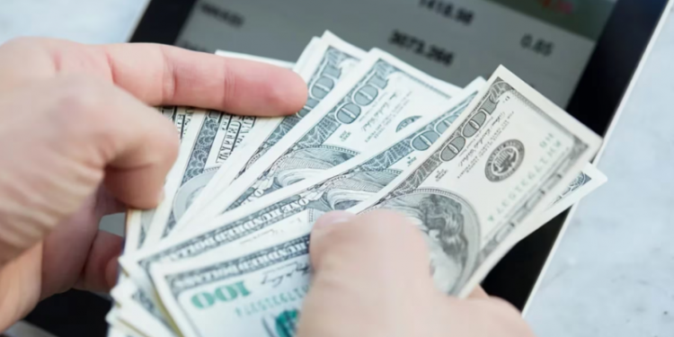 Murió el dólar blue: cómo comprar billetes más baratos en septiembre con el celular