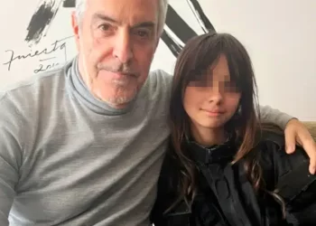 Vampiros: Kirchneristas abusan de una menor exhibiéndola en los medios