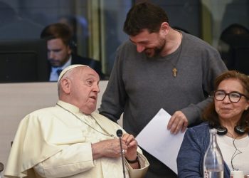 Desde el Vaticano y custodiado por la guardia suiza, el Papa atacó se ordenen las protestas callejeras: “En vez de pagar la justicia social pagó el gas pimienta, le convenía”, dijo