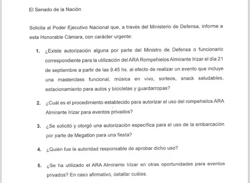 Polémica en puerta: piden informes a Luis Petri por el alquiler del rompehielo Ara Almirante Irizar a un gimnasio