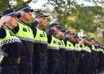 Policía: oficializan el aumento del básico y una nueva revisión en noviembre