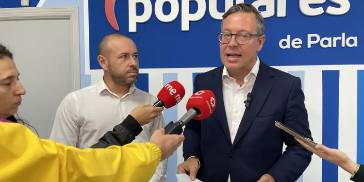 El PP de Ayuso exige la dimisión del alcalde de Parla por su quiebra económica, la inseguridad ciudadana y la ruptura de la coalición