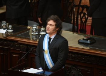 Con duras críticas al kirchnerismo, Milei propuso blindar el equilibrio fiscal y reforzar el ajuste del gasto
