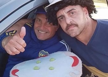 Quién es el hincha que le dejó mensajes a Rojo y Martínez en Ezeiza y se disfraza de un personaje característico de Boca