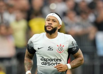 Respira Ramón: Con el debut de Depay, Corinthians ganó y se aleja del fondo