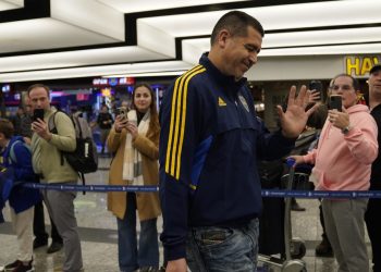 Riquelme se va a México: los motivos del viaje y con quiénes se va a encontrar
