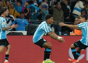 Roger Martínez: gol del triunfo y entró en la historia de Racing