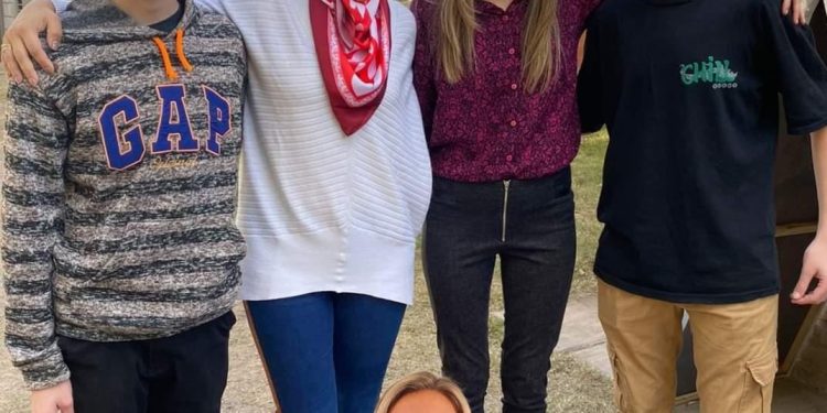 Santa Rosa: las sugestivas fotos que vinculan al dueño de la empresa de fotomultas con Flor Destéfanis