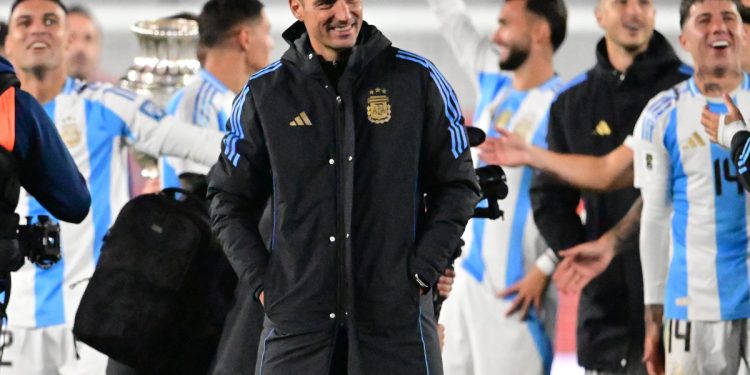 Scaloni: el triunfo, la 10 de Dybala y la queja por el horario en Barranquilla