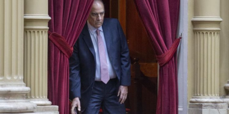 Se demora la reglamentación del capítulo de la Ley Bases a la espera de una cita clave