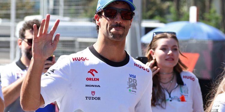 Se mueve la parrilla de la F1: el piloto que se marchó y el único asiento libre para 2025