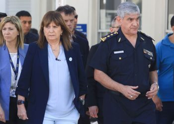 Tras el escándalo por la nena gaseada, Patricia Bullrich citó al jefe de la Policía Federal Argentina