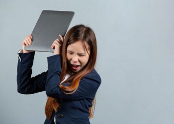 ¿Tu hijo se enoja mucho? Una investigación científica reveló que podría existir una relación entre su comportamiento y el uso de pantallas