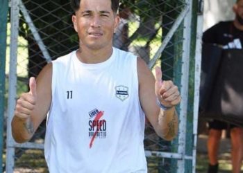 Va por otro ascenso: el jugador que deja Riestra para volver al Nacional
