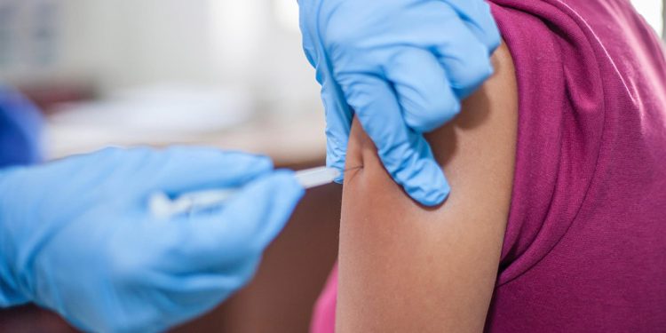 Vacunación contra la gripe en Andalucía: la campaña para niños de 3 y 4 años empieza este lunes en colegios y centros de salud