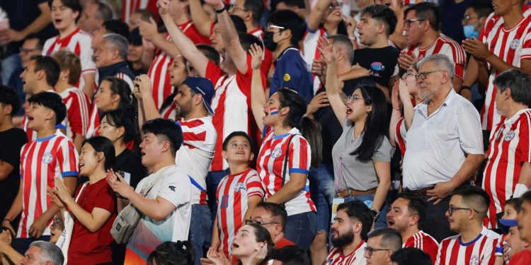 Video: el “ole” de los hinchas de Paraguay a Brasil